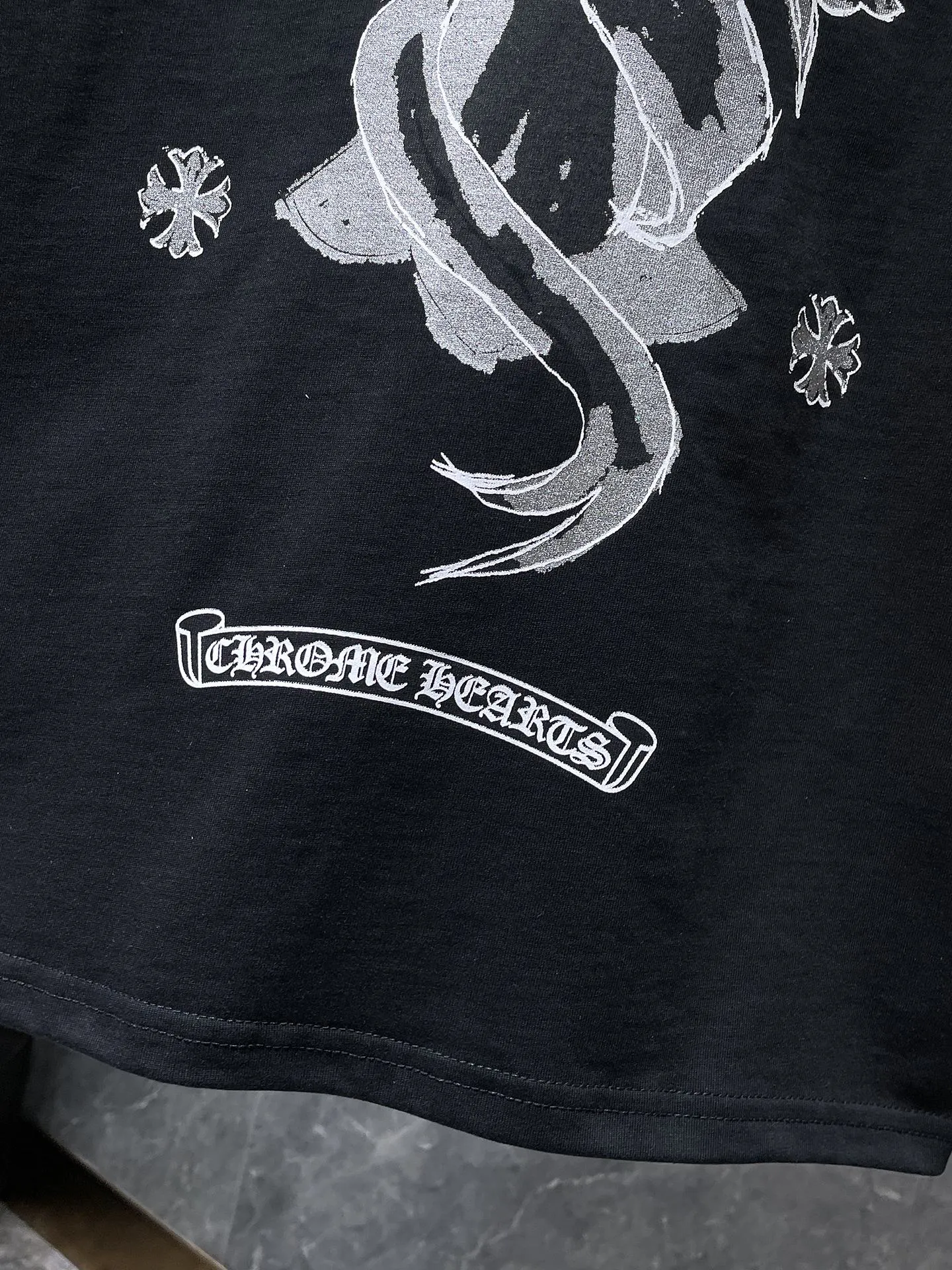 P146 New Chrome Hearts 25ss for summer. High-weight, environmentally friendly and high-quality top-grade fabric. 260g~270g. Chrome overlapping iron cross Sanskrit short sleeves. Counter synchronization. Re-engraved version 1:1. Recommended colors: white, black. Size: S, M, L, XL.
